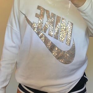 NIKE CREWNECK WHITE